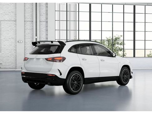 New 2025 Mercedes-Benz GLA 35 AMG 4MATIC image 21