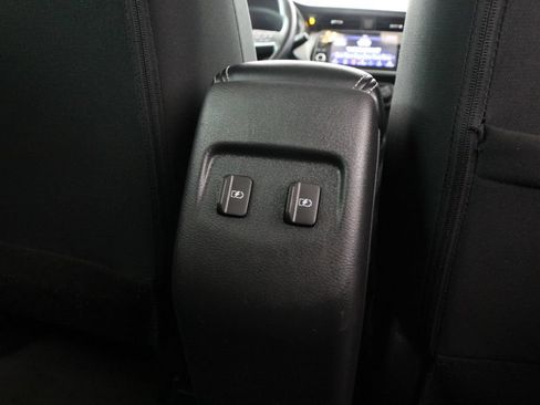 Used 2021 Nissan Kicks SV FWD image 39