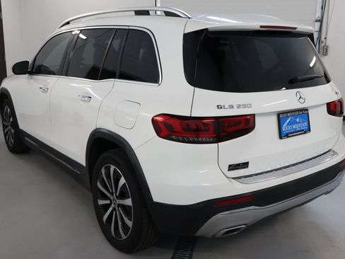 Used 2022 Mercedes-Benz GLB 250 4MATIC w/ Premium Package Lite image 5