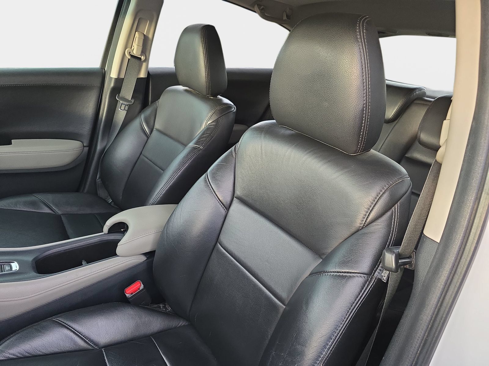 Used 2017 Honda HR-V EX image 10