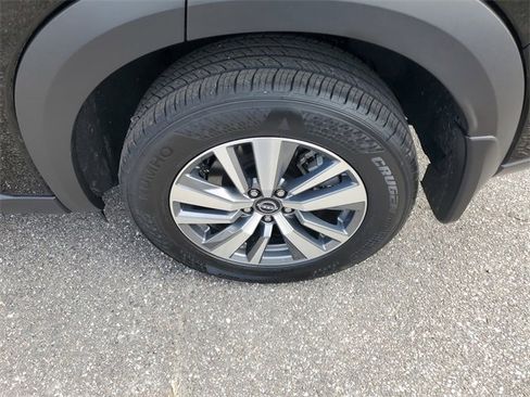 Used 2024 Nissan Pathfinder SL image 6