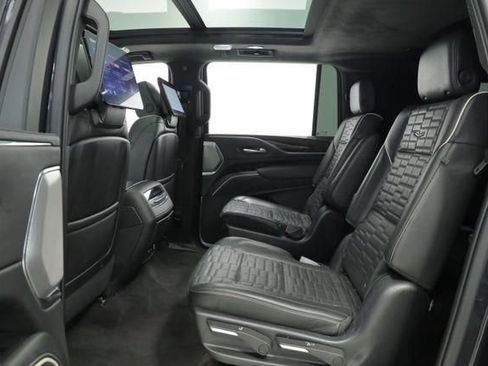 Used 2022 Cadillac Escalade ESV Sport Platinum AWD/4WD image 34