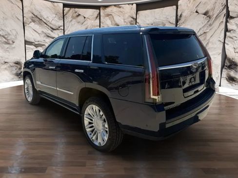 Used 2019 Cadillac Escalade Platinum AWD/4WD image 5