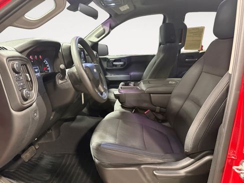 Used 2019 Chevrolet Silverado 1500 Custom w/ Custom Value Package AWD/4WD image 10
