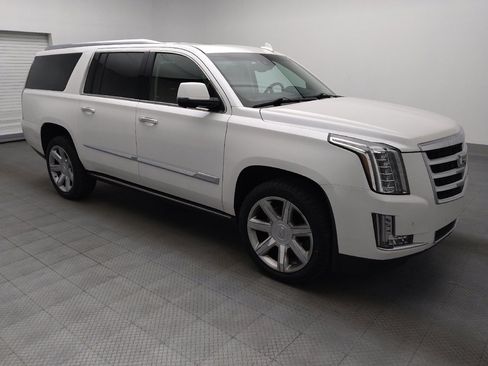 Used 2016 Cadillac Escalade ESV Premium image 11