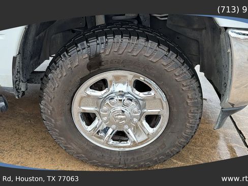 Used 2022 RAM 2500 Tradesman w/ Chrome Appearance Group AWD/4WD image 12