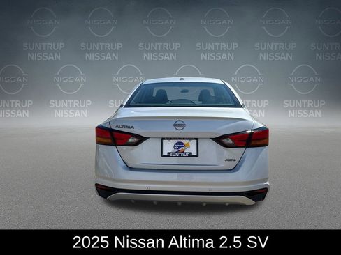 Used 2025 Nissan Altima 2.5 SV image 3