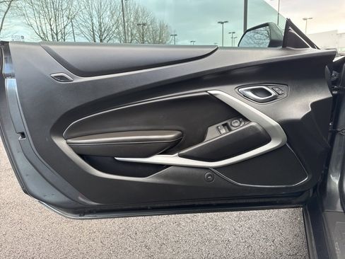 Used 2017 Chevrolet Camaro SS image 12