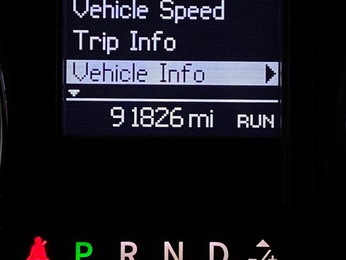 Used 2014 Chrysler Town & Country Touring image 17