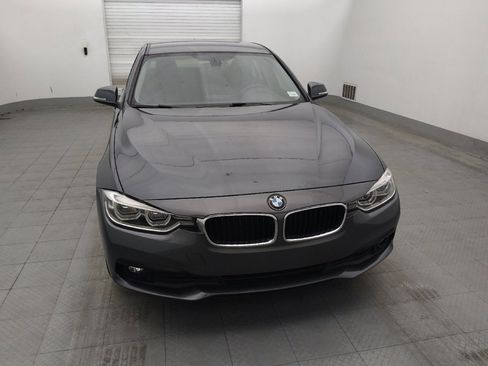 Used 2018 BMW 320i Sedan RWD image 14