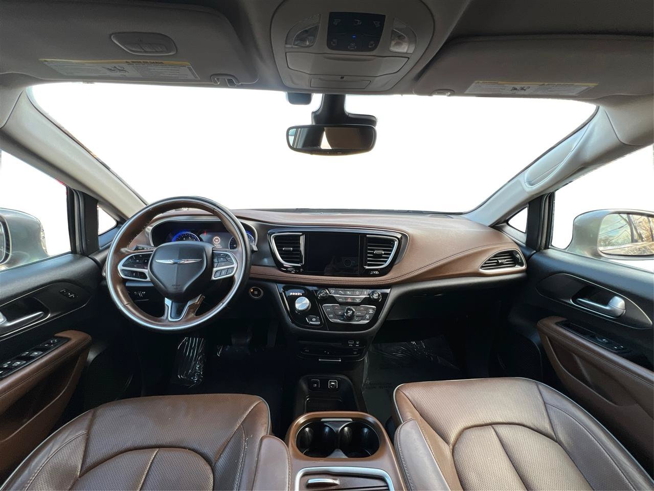 Used 2018 Chrysler Pacifica Limited FWD image 34