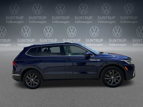Used 2024 Volkswagen Tiguan SE image 3