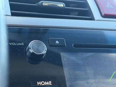 Used 2017 Subaru Outback 2.5i Premium image 6