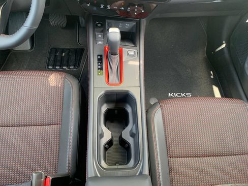 New 2026 Nissan Kicks SR w/ Cold Weather Package FWD image 16