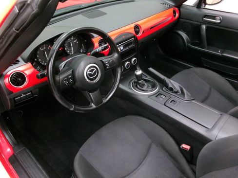 Used 2013 MAZDA MX-5 Miata Club image 20