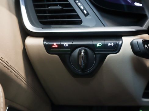 Used 2024 Porsche 911 Carrera S w/ Premium Package image 27