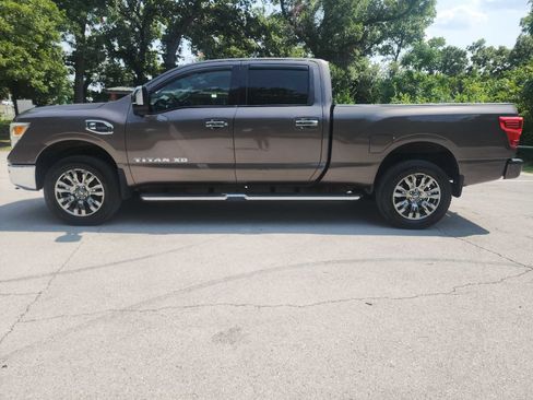 Used 2016 Nissan Titan SL RWD image 4