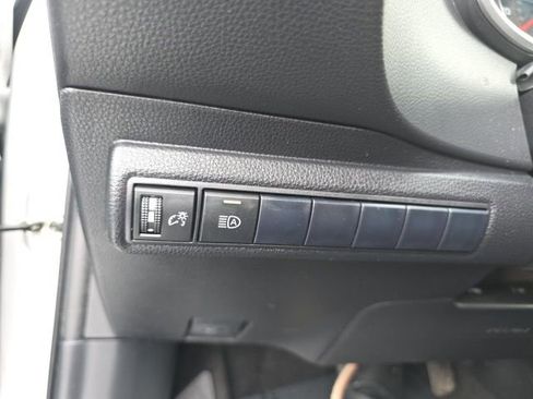 Used 2019 Toyota Corolla SE image 12