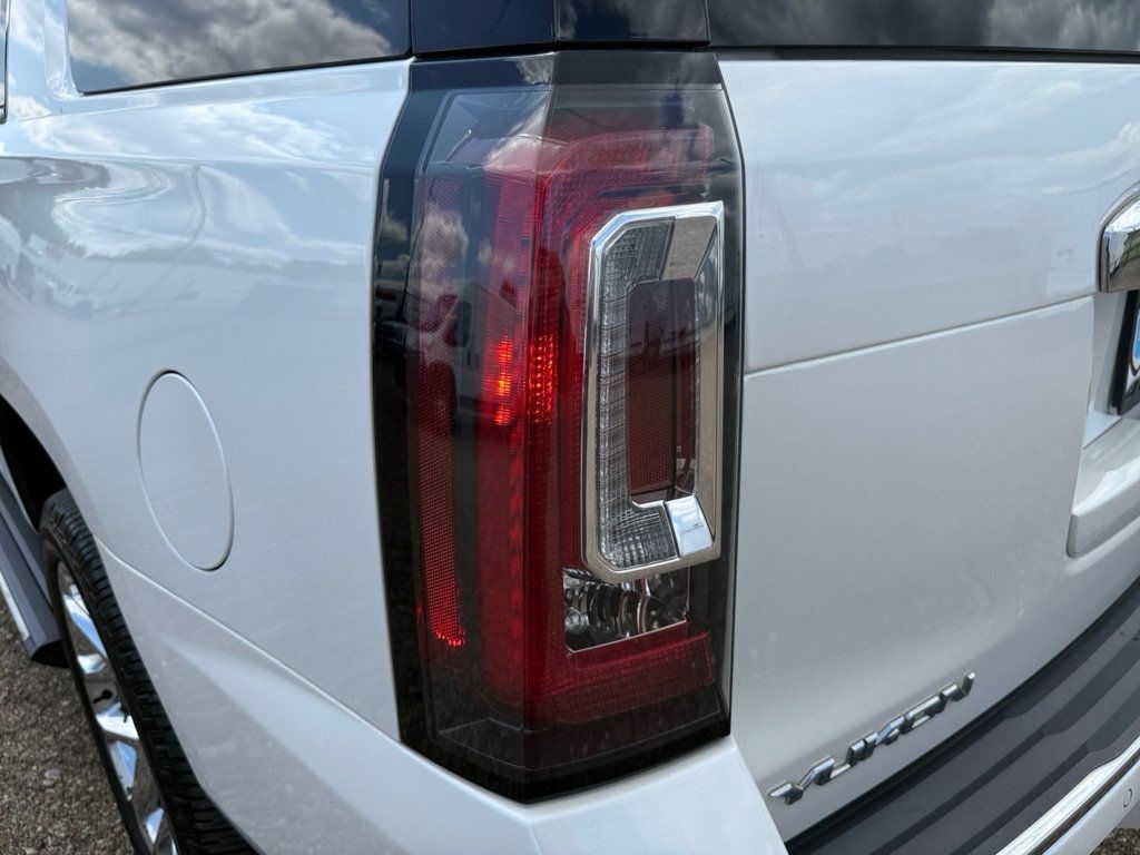 Used 2018 GMC Yukon Denali w/ Denali Ultimate Package AWD/4WD image 43