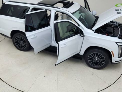 Used 2026 Cadillac Escalade Platinum Sport AWD/4WD image 87