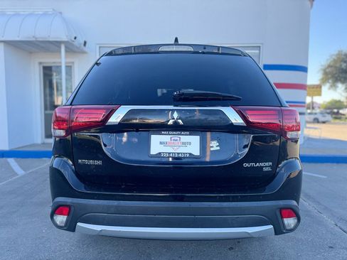 Used 2018 Mitsubishi Outlander SE image 26