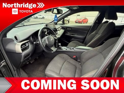 Used 2019 Toyota C-HR XLE FWD image 5