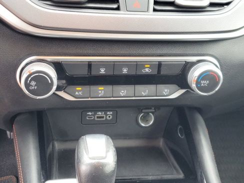 Used 2024 Nissan Altima 2.5 SR FWD image 27