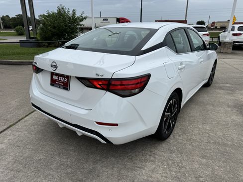 Used 2024 Nissan Sentra SV FWD image 6