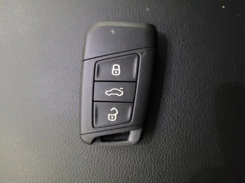 Used 2023 Volkswagen Atlas Cross Sport SE FWD image 32