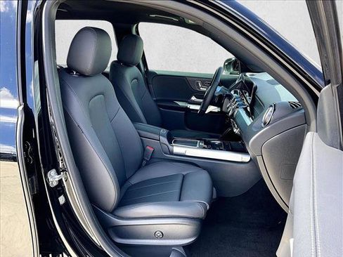 Used 2026 Mercedes-Benz GLB 250 image 9