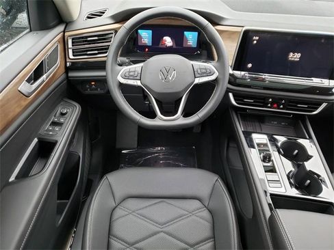 New 2026 Volkswagen Atlas SE image 10