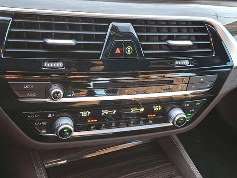 Used 2018 BMW 530i xDrive image 17