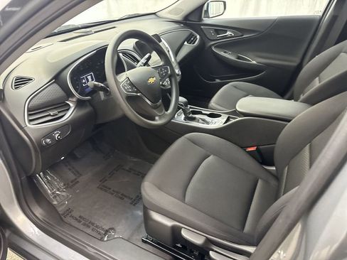 Used 2025 Chevrolet Malibu LS FWD image 9