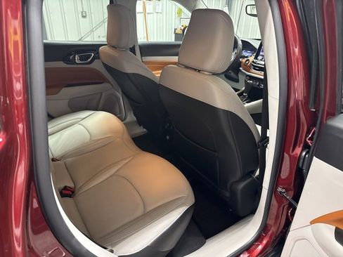 Used 2022 Jeep Compass Limited image 23