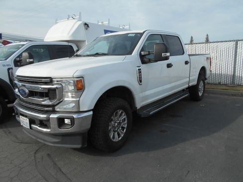 Used 2021 Ford F250 XLT w/ XLT Value Package image 3