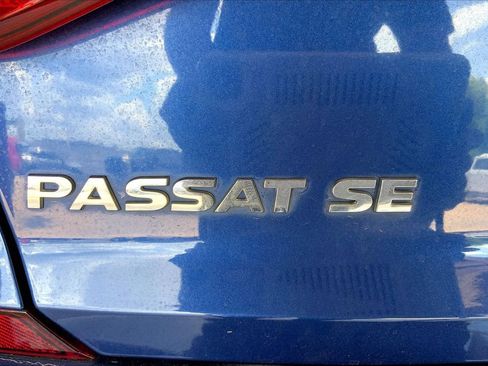 Used 2016 Volkswagen Passat 1.8T SE FWD image 9