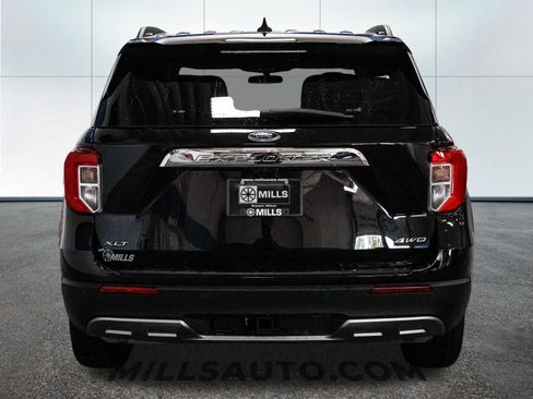 Used 2024 Ford Explorer XLT w/ Equipment Group 202A AWD/4WD image 6