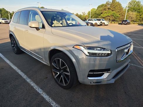 Used 2024 Volvo XC90 B6 Plus AWD/4WD image 3