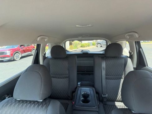 Used 2019 Nissan Rogue S w/ Special Edition Package FWD image 28