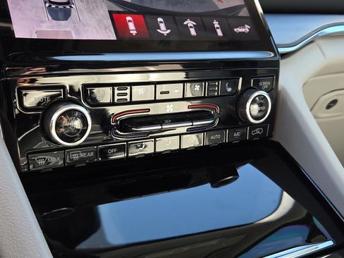 Used 2023 Jeep Grand Cherokee Overland w/ Adv Protech Group III image 23