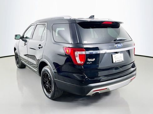 Used 2017 Ford Explorer XLT w/ Equipment Group 202A image 7