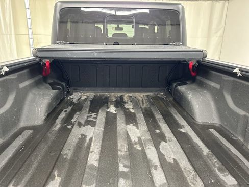 Used 2023 Jeep Gladiator Rubicon w/ Cold Weather Group AWD/4WD image 22