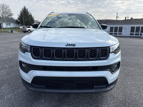 Used 2025 Jeep Compass Latitude w/ Altitude Special Edition image 8