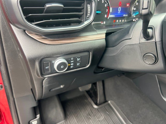 Used 2022 Ford Explorer Limited w/ Equipment Group 301A AWD/4WD image 11