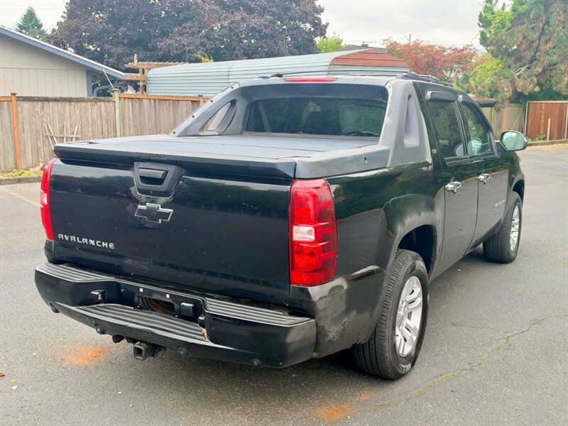 Used 2007 Chevrolet Avalanche LTZ AWD/4WD image 5