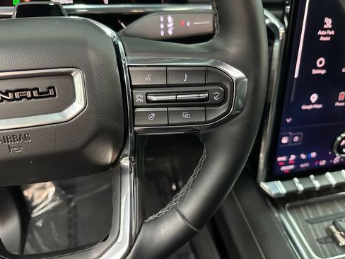 Used 2025 GMC Sierra EV Denali AWD/4WD image 16