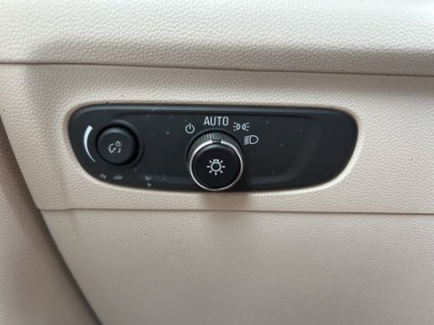 Used 2023 Buick Envision Preferred image 25