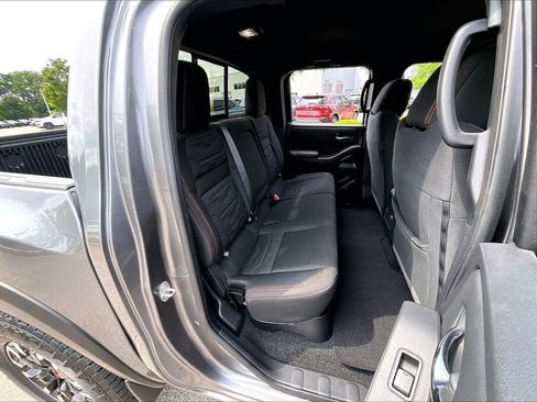Used 2024 Nissan Frontier PRO-4X AWD/4WD image 16