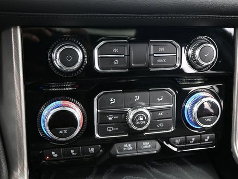 Used 2022 GMC Yukon Denali w/ Denali Premium Package image 26