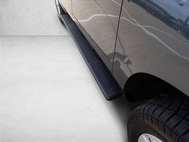 Used 2021 Chevrolet Suburban LT AWD/4WD image 8